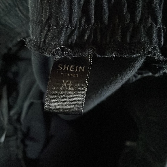 Shein XL dragon print sweatpants - Picture 4 of 4